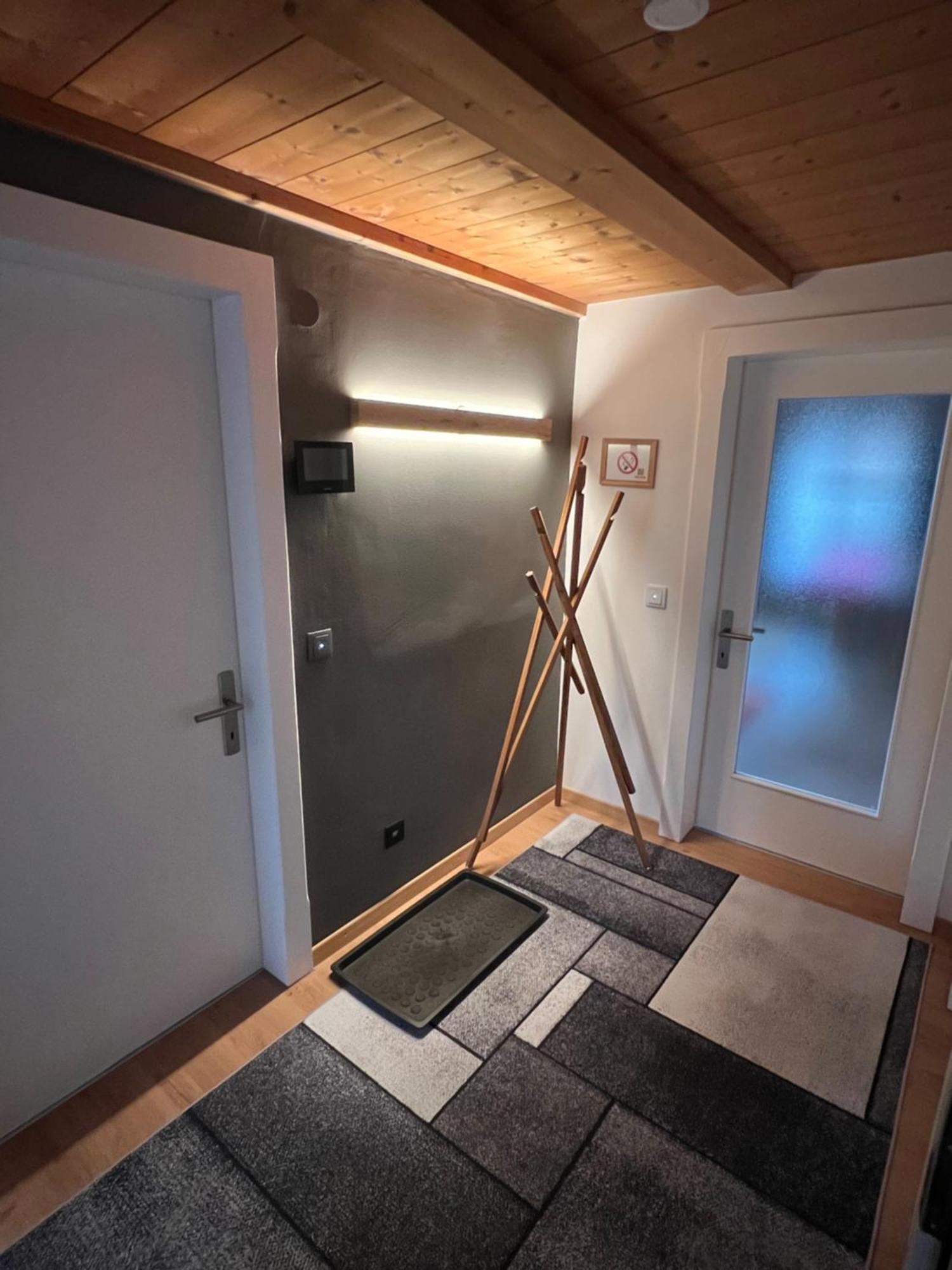 Crimson Cottage Apartments Dornbirn Quarto foto